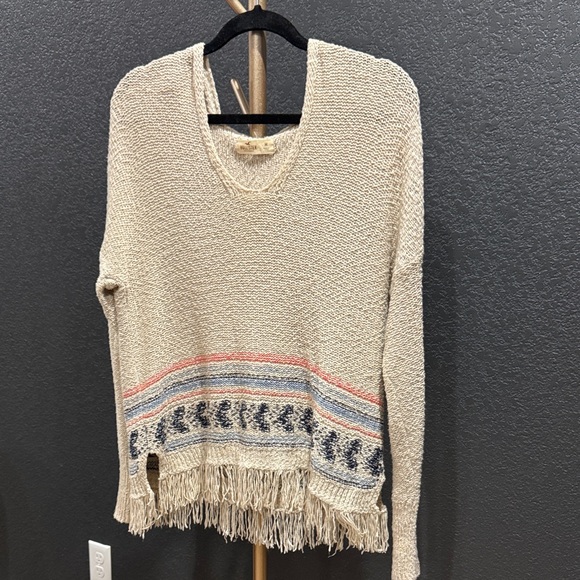 Hollister Sweaters - Hollister Fringe Knit Sweater – Size Medium